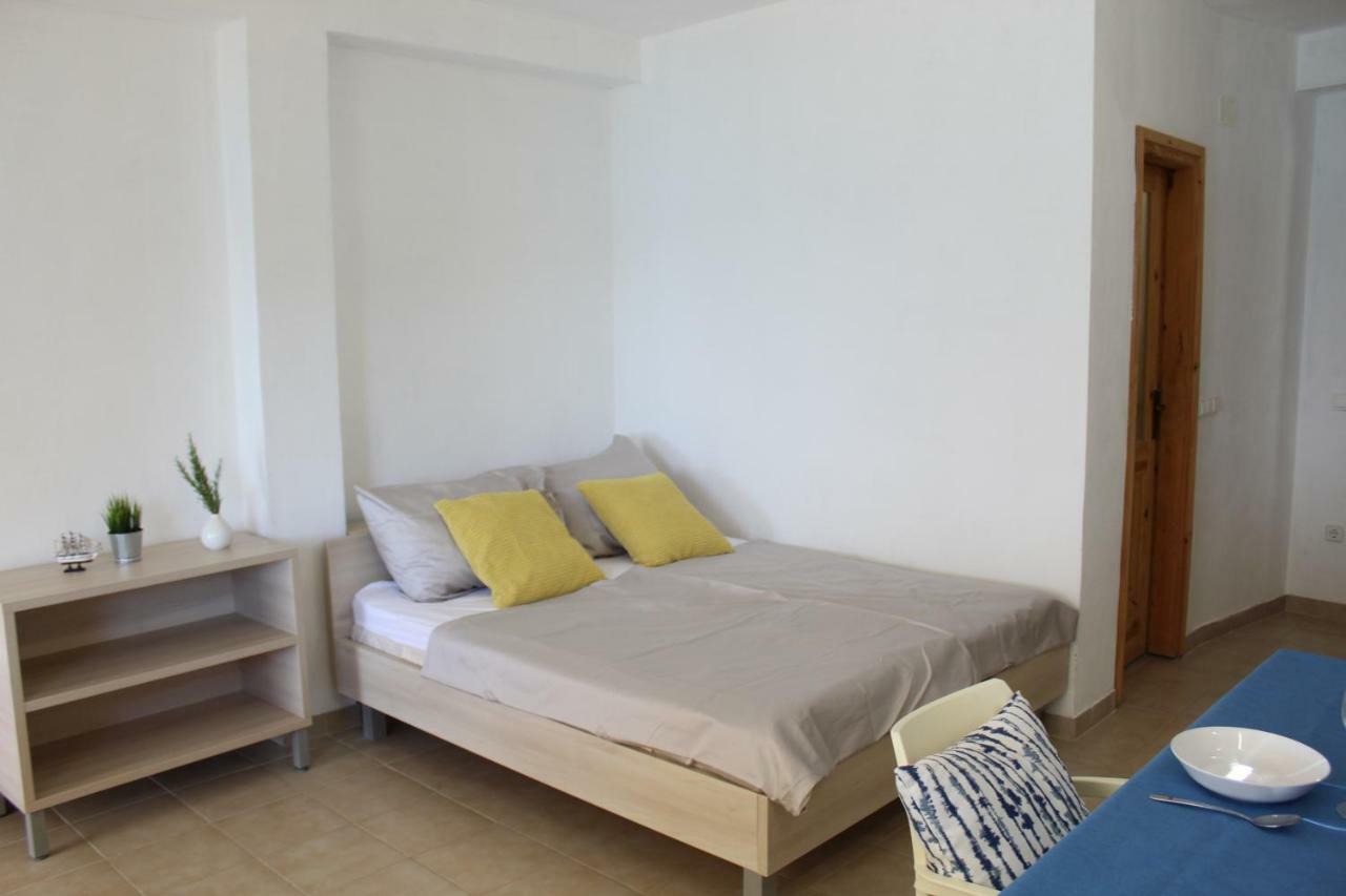 Apartments Andrea Vela Luka Exterior photo